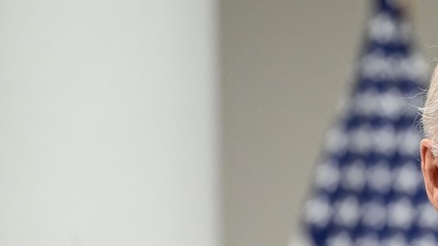 Joe Biden recibió vacuna actualizada para atacar nuevas variantes de la Covid-19 y pidió a los estadounidenses "seguir su ejemplo"