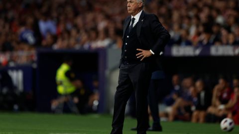 Carlo Ancelotti durante la derrota del Real Madrid frente al Atlético de Madrid.