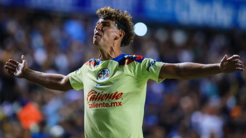 El jugador chileno afirmó que seguirá brindando su total apoyo al club azulcrema.