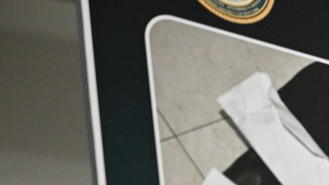 La Fiscalía de Distrito Sur de Nueva York mostró fotos de hallazgos en casa del senador Menéndez.