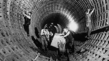 Túnel secreto de la Segunda Guerra Mundial en Londres durante 1941.