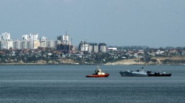 El Puerto de Odesa​ es el puerto más grande de Ucrania y uno de los puertos más importantes de la cuenca del Mar Negro.