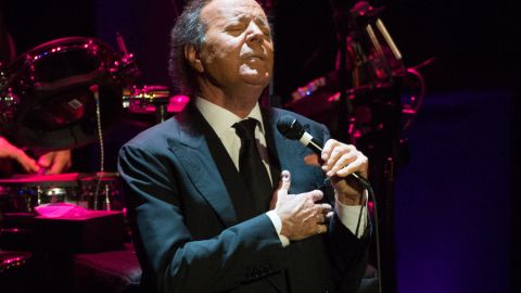 Julio Iglesias estuvo acompañado por sus familiares.