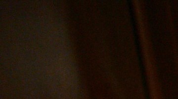 Otro sujeto detenido enfrenta cargos de acoso y obstrucción a la administración gubernamental al empujar a un agente de la ley.