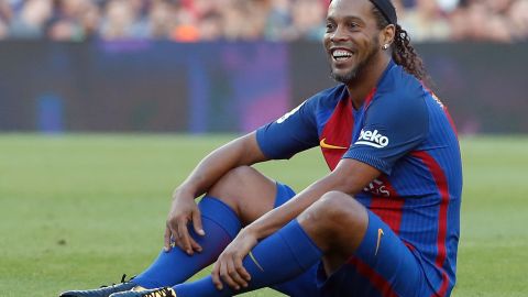 Ronaldinho durante el partido de leyendas del FC Barcelona.