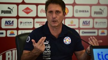 Paraguay despide al seleccionador Guillermo Barros Schelotto tras dos jornadas de las eliminatorias al Mundial 2026