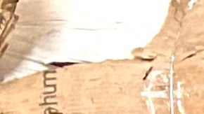 Patricia Ermecheo con sus textiles.