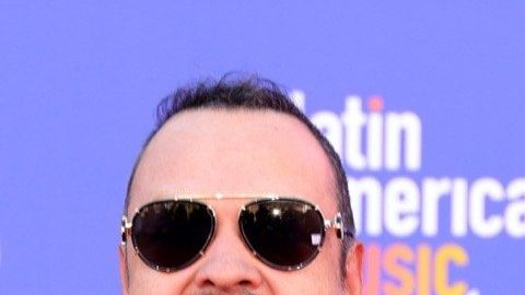 En la imagen aparecen Pepe Aguilar, Sofía Reyes y Marc Anthony.