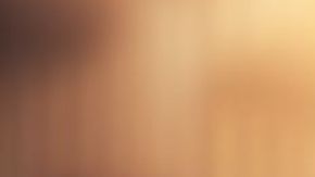 Ilustración de una reportera de espaldas en España.