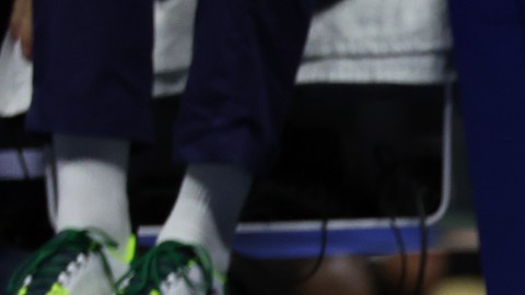 Ons Jabeur celebra su victoria ante Marie Bouzkova, y continúa su ruta en el US Open.