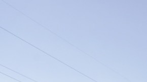 Aumento de salario, reducción de la jornada laboral y otras claves de la huelga de trabajadores de General Motors, Ford y Stellantis