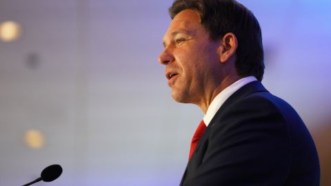 Ron DeSantis acusó a China de amparar cárteles mexicanos que están "convirtiendo en adicta" a la gente al fentanilo