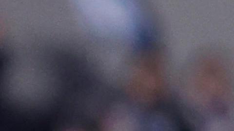 Lionel Messi de Argentina se despide de los hinchas posterior al partido de las Eliminatorias Sudamericanas entre Argentina y Ecuador.