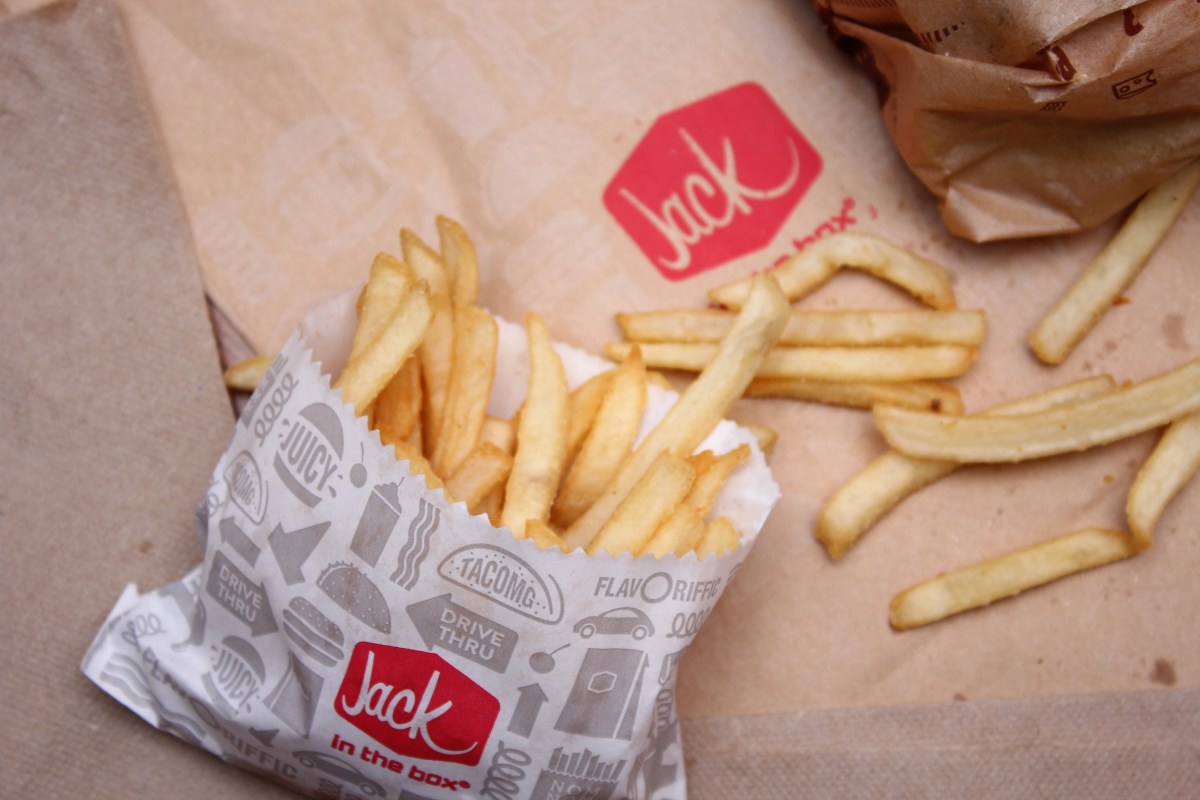 Jack in the Box employee shoots family over argument over fries – El Diario NY