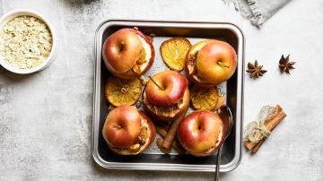 Un postre delicioso y fácil de preparar con una combinación de las manzanas azucaradas y bien preparadas y el relleno dulce de tu preferencia