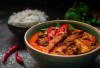 Para rebajar el exceso de picante en una comida se puede agregar algún alimento ácido o con azúcar
