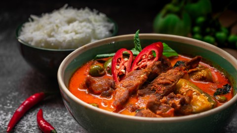Para rebajar el exceso de picante en una comida se puede agregar algún alimento ácido o con azúcar