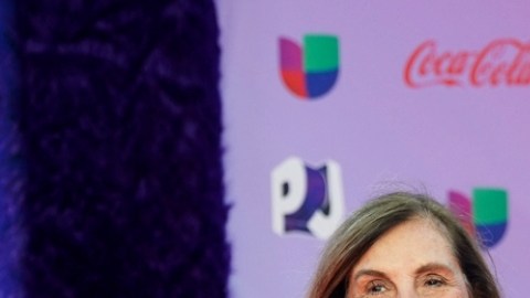 El conductor Raúl de Molina junto a su esposa.