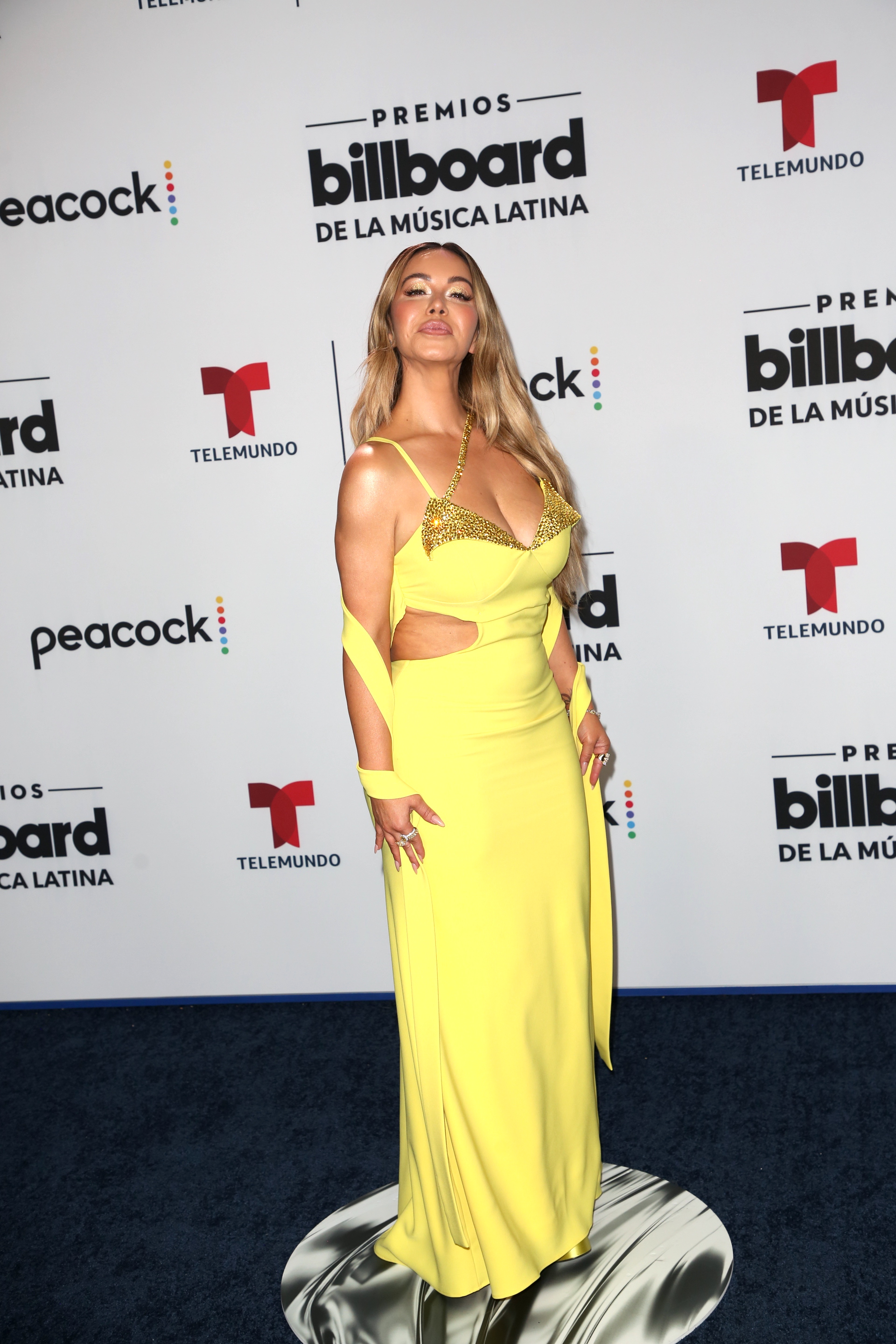 Chiquis Rivera en la alfombra azul de Premios Billboard a la Música Latina.