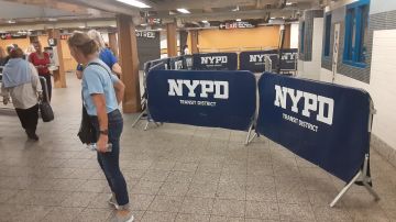 Comisaría NYPD en estación del Metro en El Bronx.