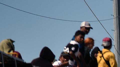 Algunos migrantes señalaron que tuvieron mucho apoyo de ciudadanos mexicanos que les lanzaban agua y comida cuando iban a bordo del tren.
