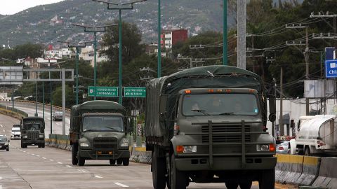 México reporta daños en las principales carreteras de Guerrero por el huracán Otis