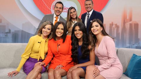 El mexicano Carlos Calderón envía un mensaje a sus compañeros de 'Despierta América'.