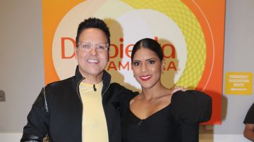 Raúl González y Francisca son conductores del programa 'Despierta América'.