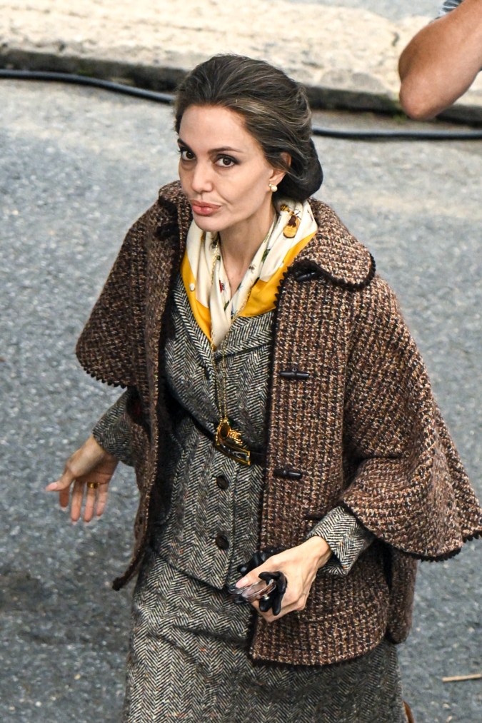 En la imagen aparece Angelina Jolie dándole vida a Maria Callas. / Foto de Grosby Group.