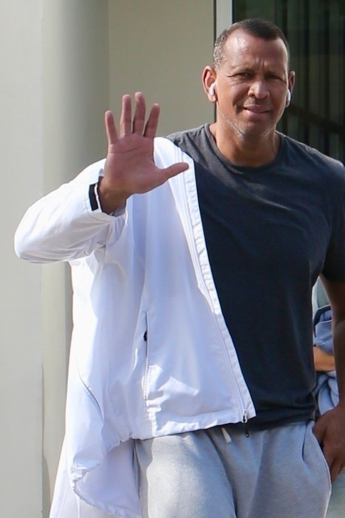 En la imagen aparece A-Rod saliendo del gimnasio. / Foto de Grosby Group. 