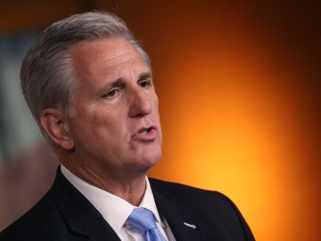 Kevin McCarthy, presidente da Câmara dos EUA, é destituído do cargo 