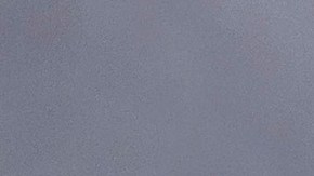 Harris se subió en cinco estatuas y puso su gorra de "MAGA" en la estatua de Gerald Ford.