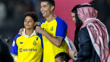 El hijo de Cristiano Ronaldo debutó como goleador en su primer juego con el Al-Nassr.
