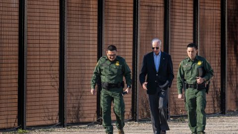 TOPSHOT-US-POLITICS-BIDEN-BORDER