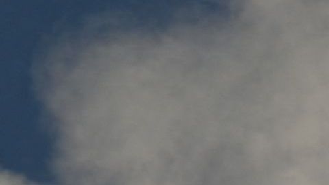 Imagen del humo provocado por químicos en una fábrica.