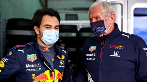 Helmut Marko volvió a pedir la salida de Checo Pérez de Red Bull: "Necesita un cambio de equipo"