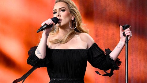 Adele durante un concierto en Londres.