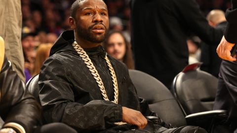 Floyd Mayweather durante un encuentro entre Oklahoma City Thunder y Los Angeles Lakers en la NBA.