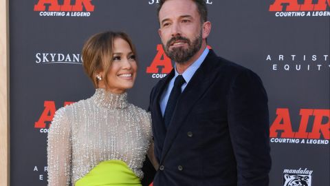 En la imagen aparecen Jennifer López y Ben Affleck.