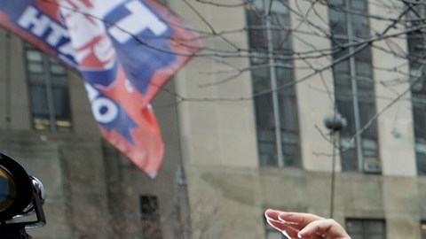 El representante republicano George Santos enfrenta 23 cargos federales.