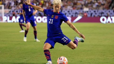 John Tolkin durante un encuentro de Estados Unidos ante Jamaica.