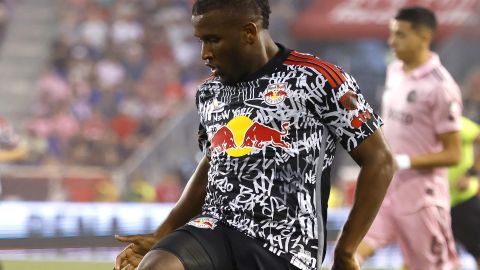 Elias Manoel fue la figura del partido para NY Red Bulls, al anotar tres goles.