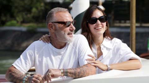 Gianluca Vacchi es 27 años mayor que su pareja Sharon Fonseca.