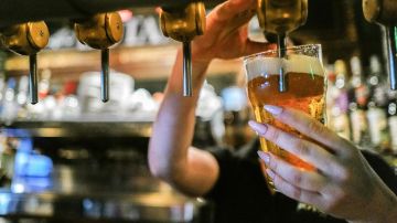Los bares del estado de Nueva York podrán servir cerveza el día del partido.
