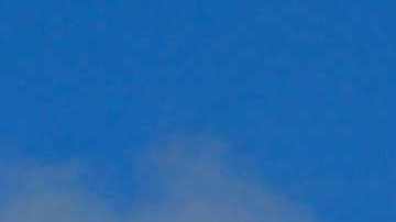 El Louvre, que alberga obras maestras como la Mona Lisa, recibe entre 30,000 y 40,000 visitantes diariamente.