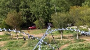 La Guardia Nacional de Texas vigila gran parte de la frontera.