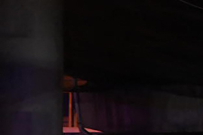 Al menos 20 personas murieron el martes cuando un autobús cayó de un puente en la ciudad de Venecia, en el norte de Italia. (Foto de MARCO SABADIN/AFP vía Getty Images)