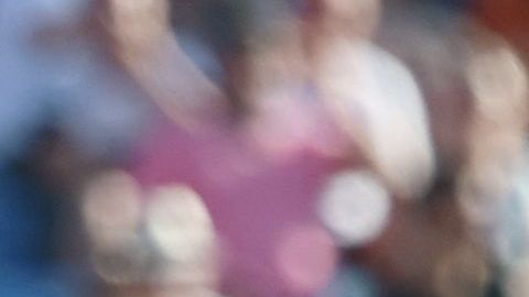 Diaw es atendido luego del impacto de la pirotecnia.