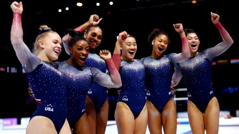 Simone Biles y el resto de la selección de gimnasia durante el Mundial de Amberes.