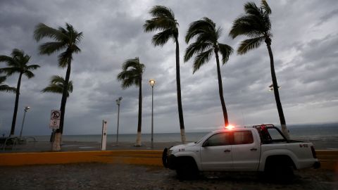 TOPSHOT-MEXICO-WEATHER-HURRICANE-LIDIA